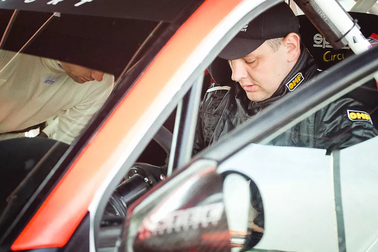 Mariusz Stec kierowca rajdowy rajdy samochodowe samochód rajdowy foto STEC Motorsport